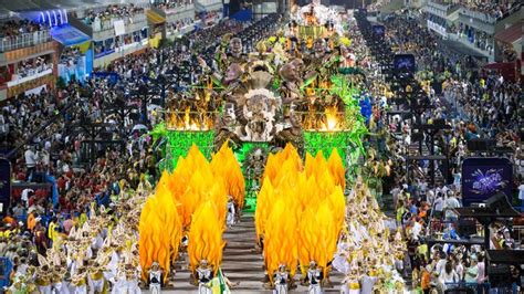  Everyday Brazil - A Symphony of Urban Life and Cultural Tapestry